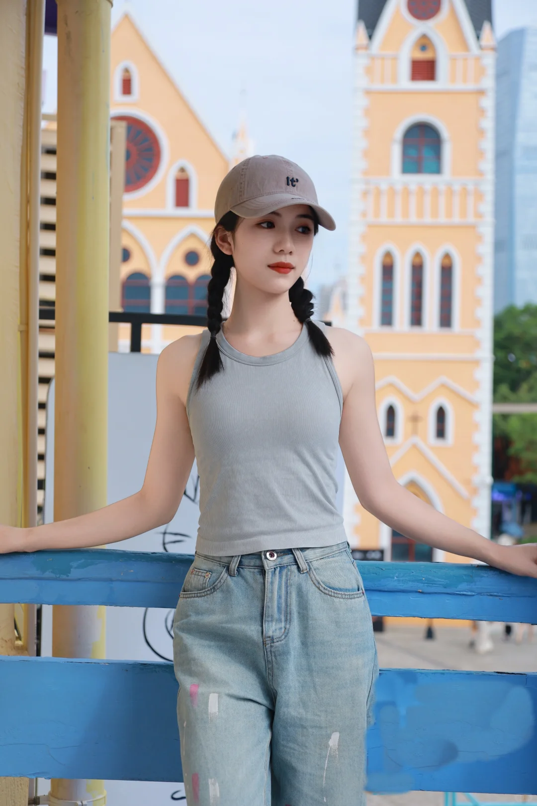 酷酷少女，拍照出发！