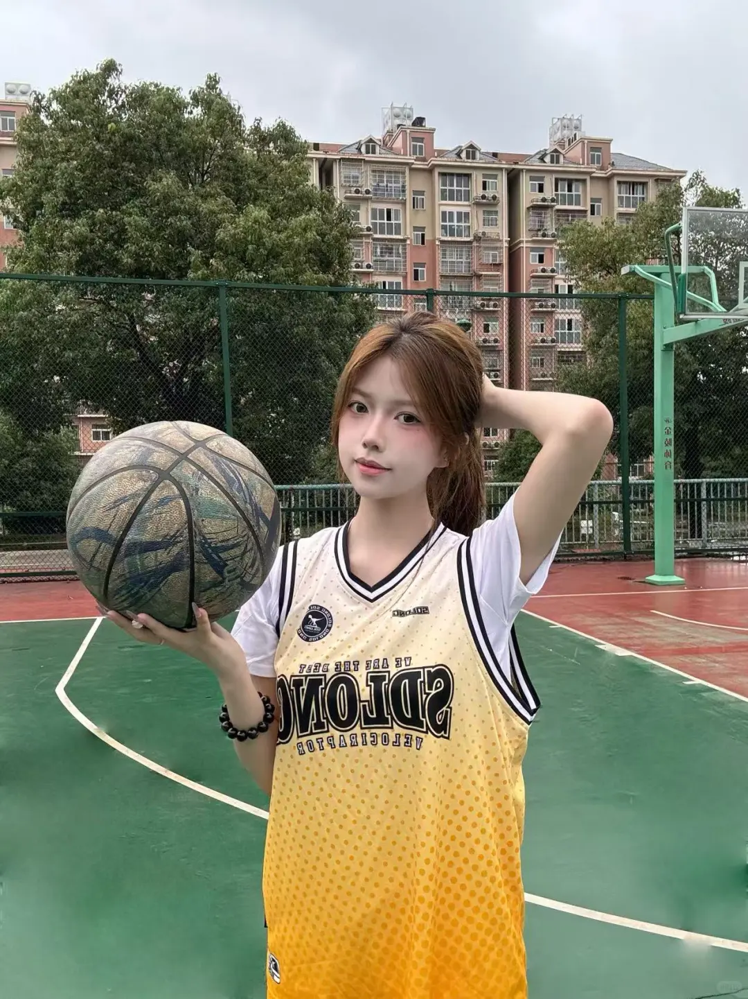 能和美女组队打球，你愿意不？