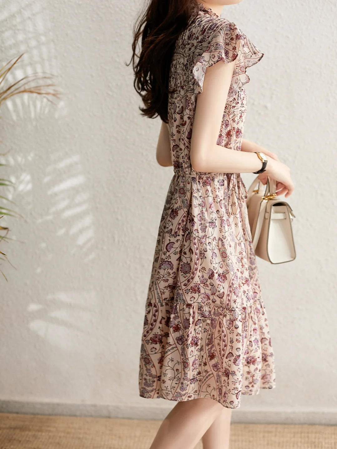 人间行走的荷尔蒙~颜色好美的碎花连衣裙👗