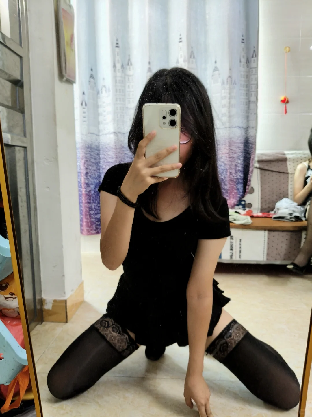 谁把我大白兔拿走了，快来裙里还给我💢