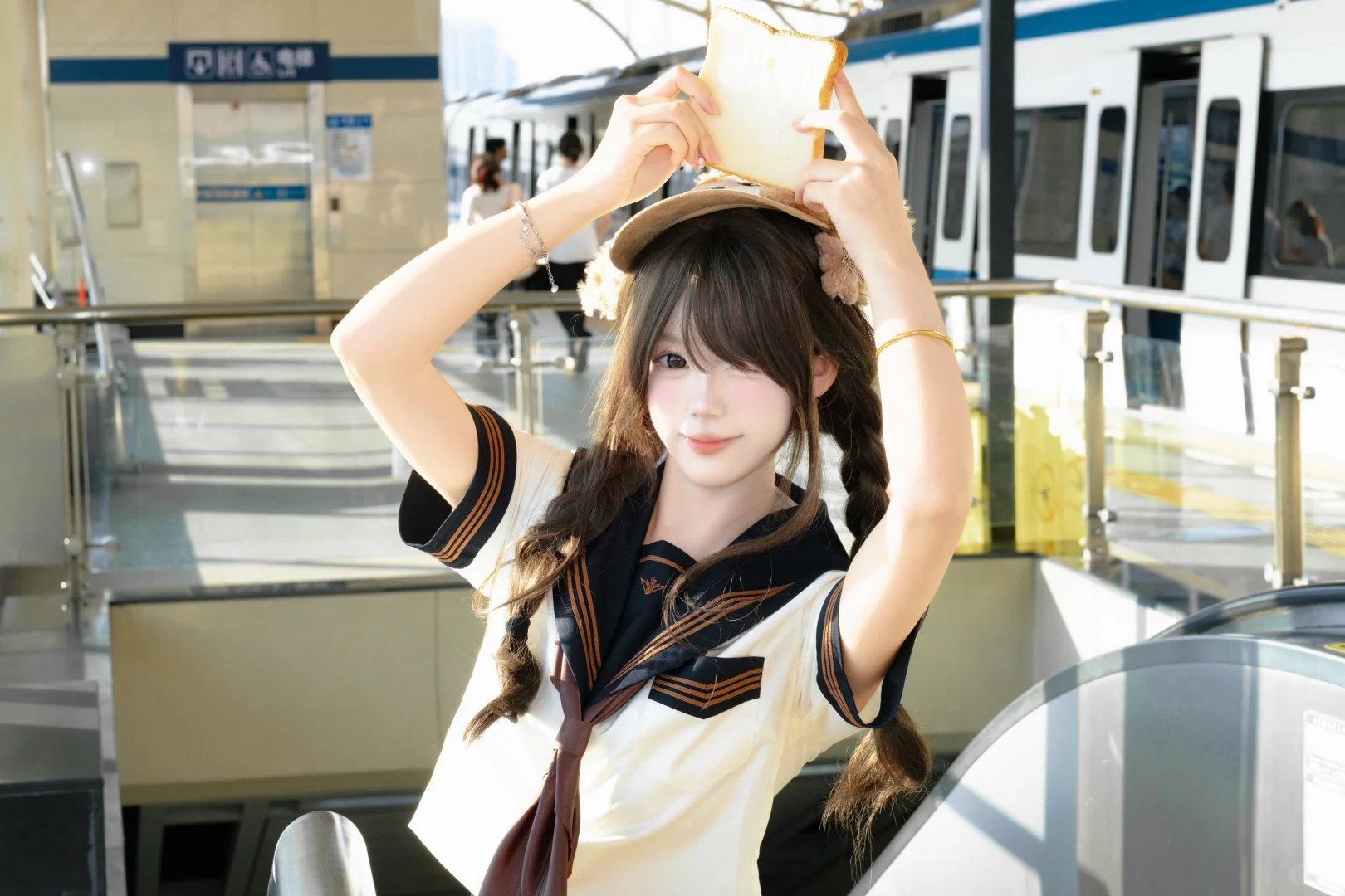 地铁站拍出日漫感❗️就是如此轻松