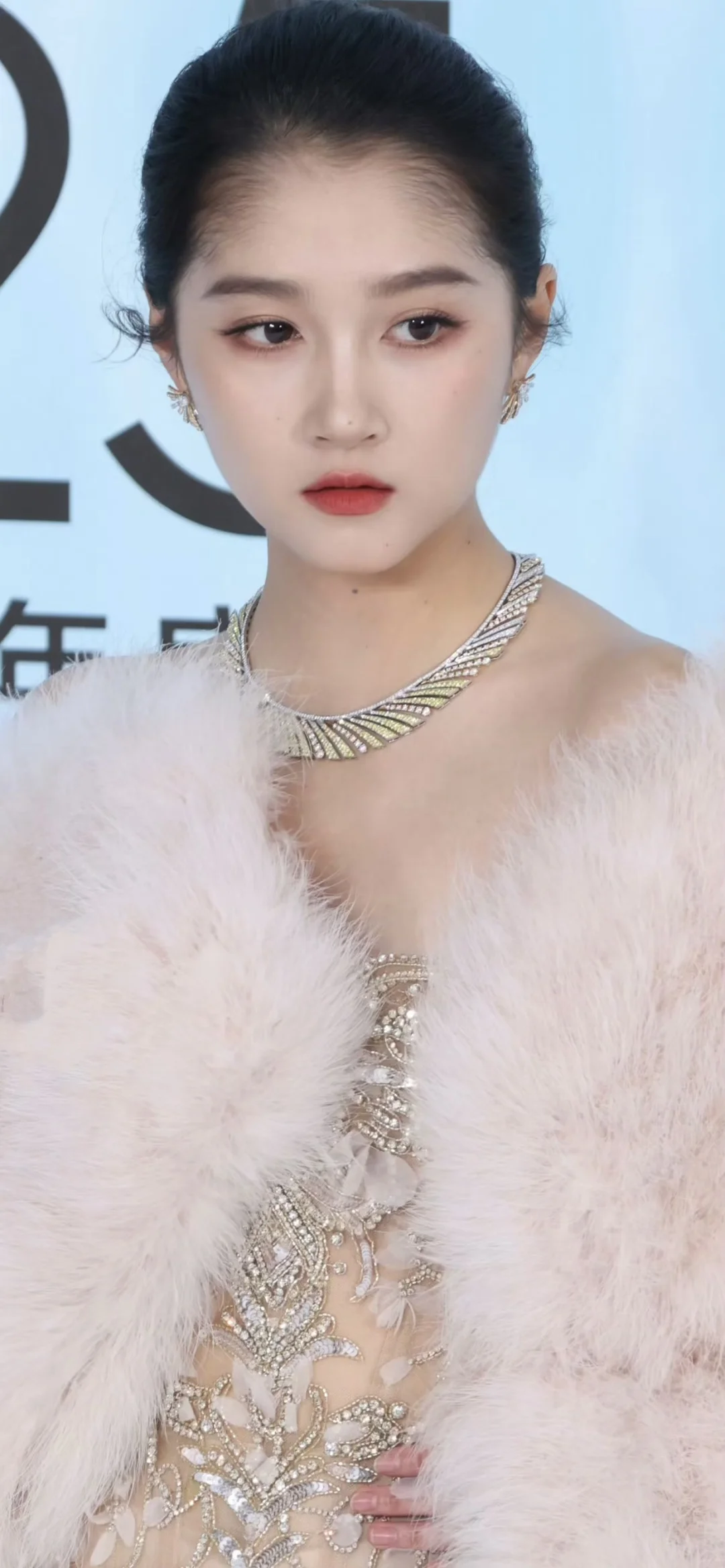 关晓彤 清透御姐妆高级 美的