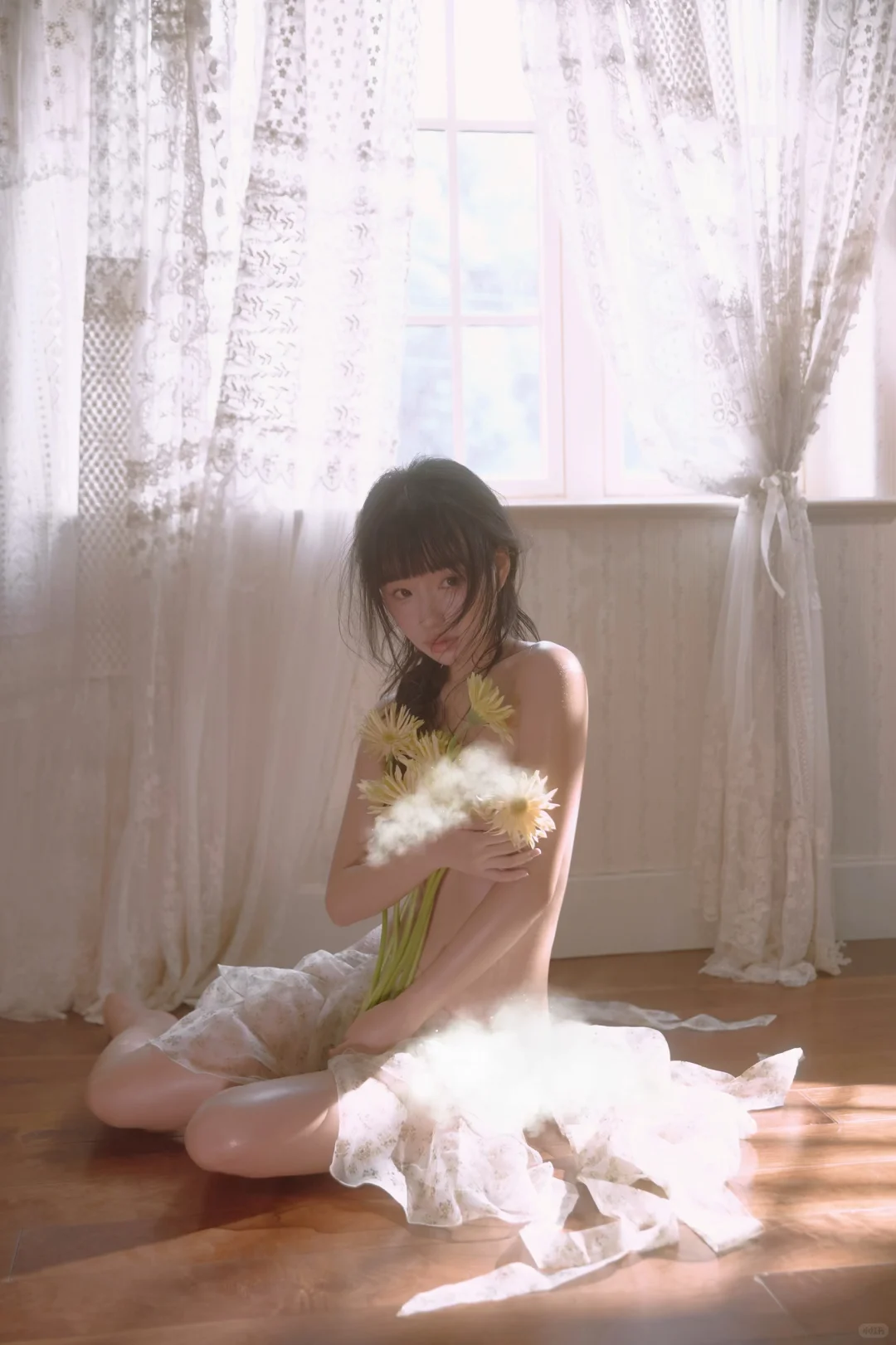 《她在风里，轻轻数着一朵花的呼吸》🌼