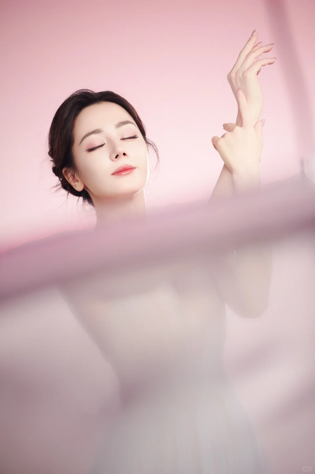 点击查收第三波热巴美美拍摄花絮！