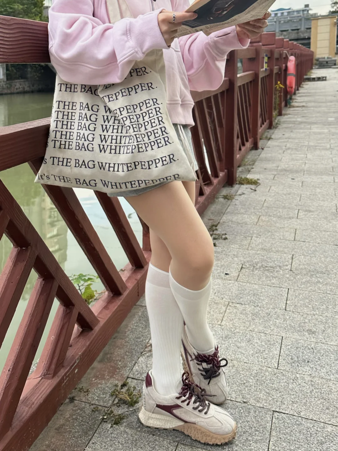 OOTD| 元气少女的秋天，哪能少了彩色卫衣