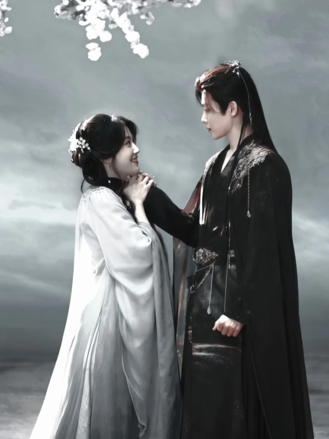 侯明昊：进组后发现女主角是天菜