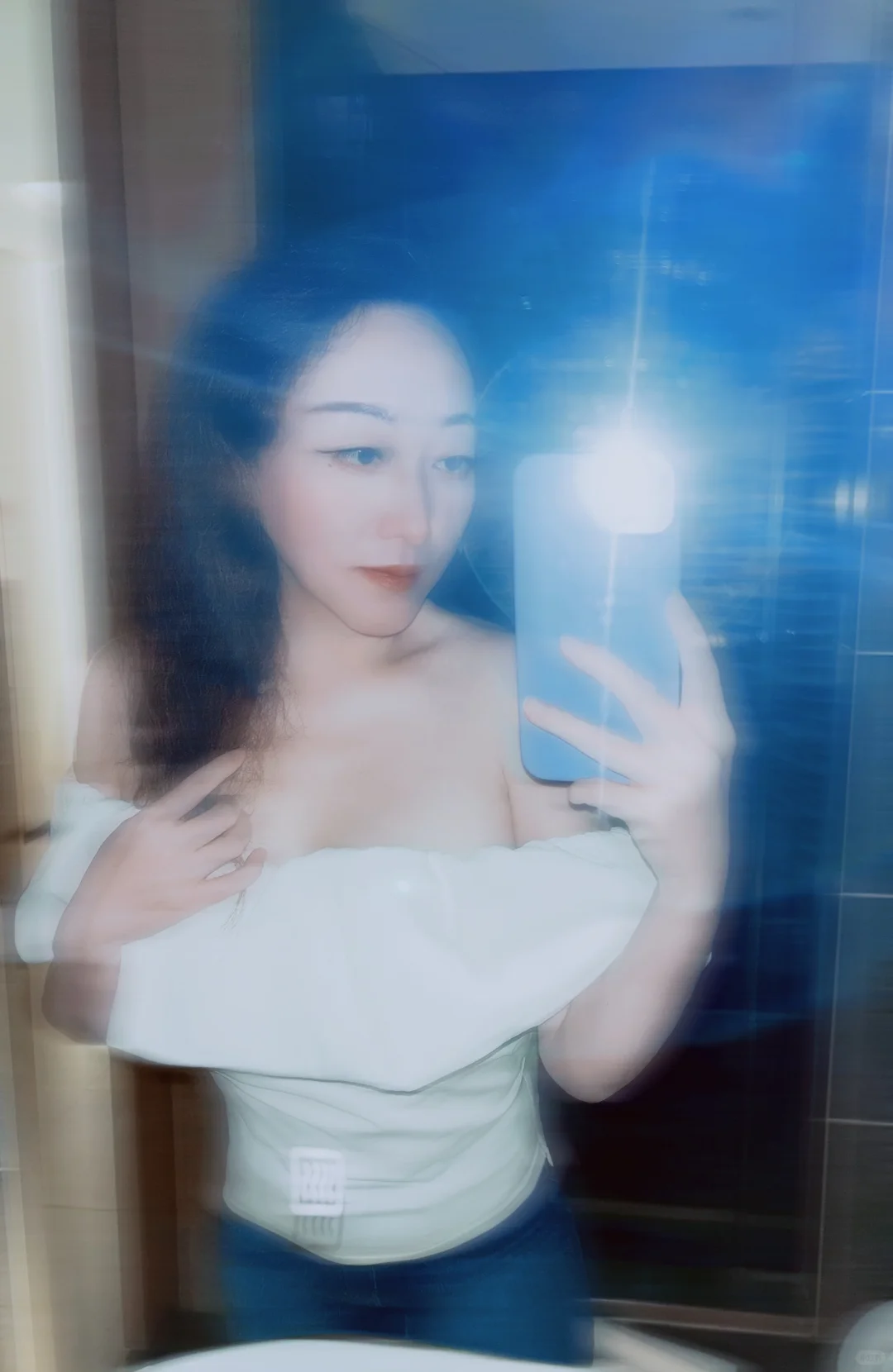 “寡爱者得到世界 无爱者得到自由”