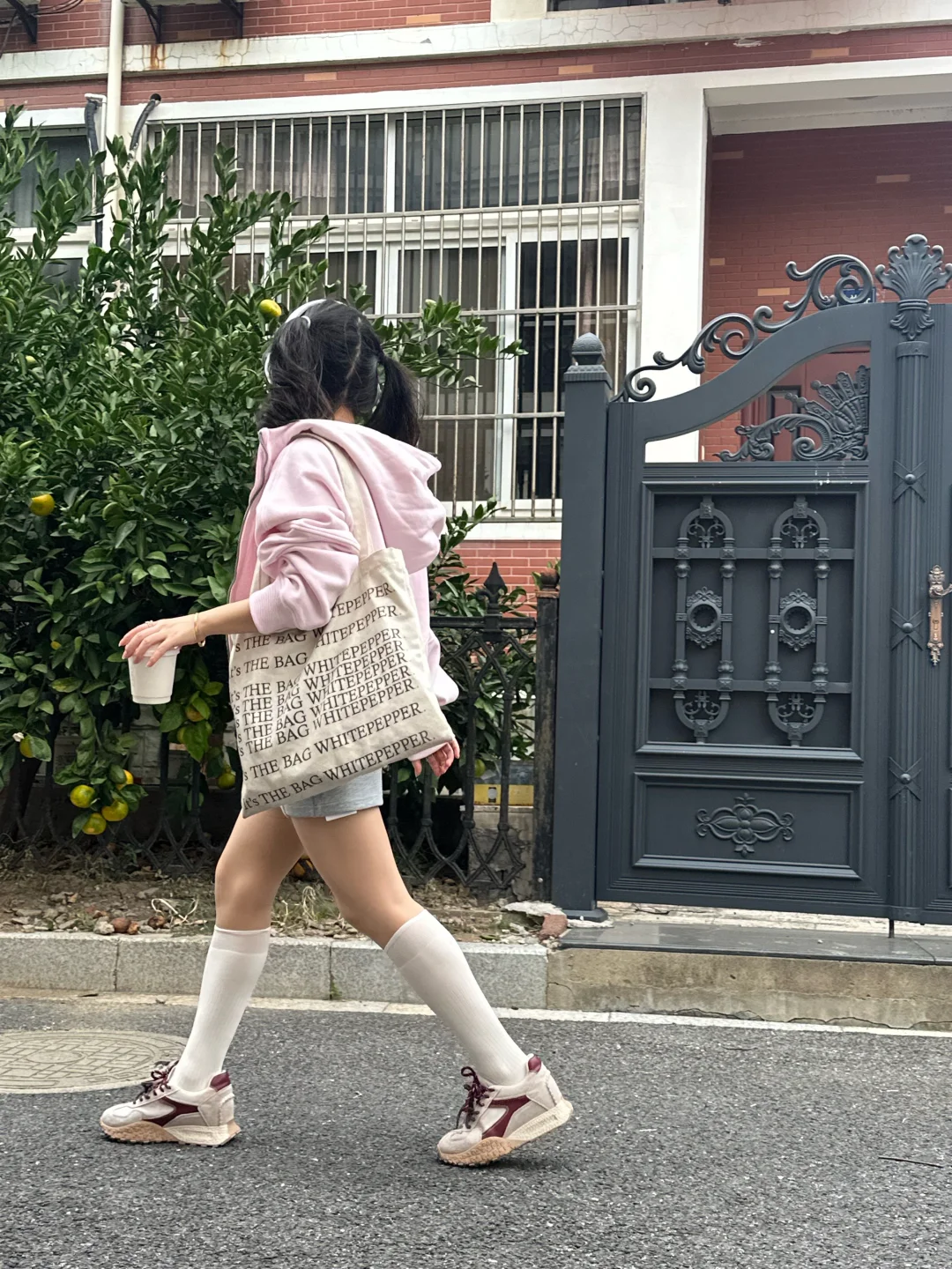 OOTD| 元气少女的秋天，哪能少了彩色卫衣