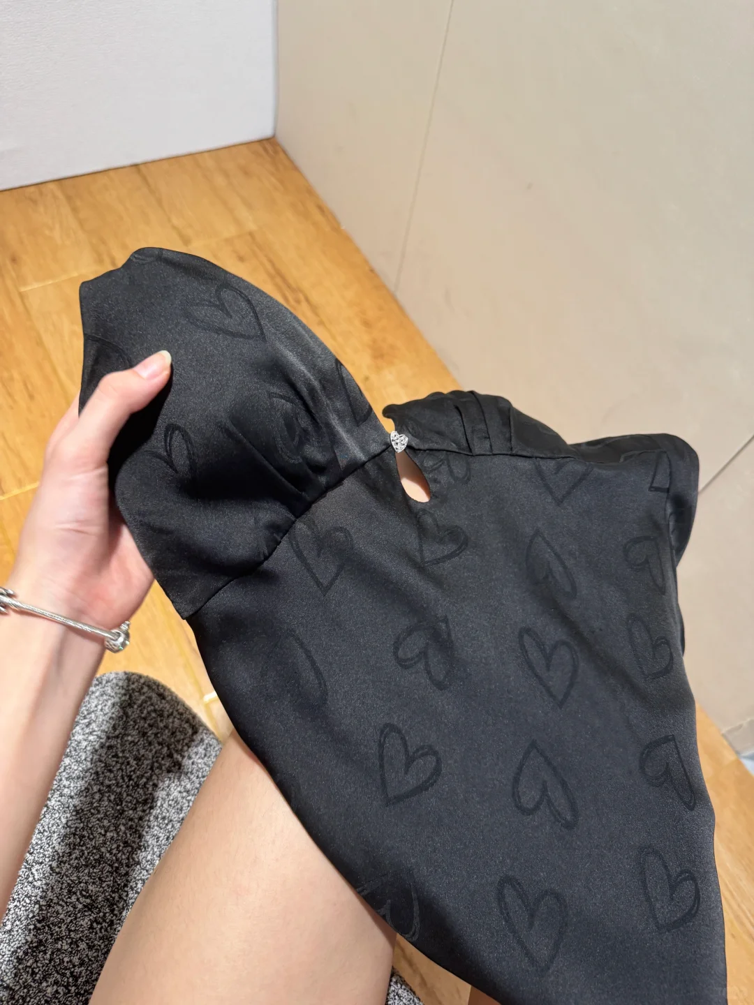 黑色爱心裙，辣妹出街必备！