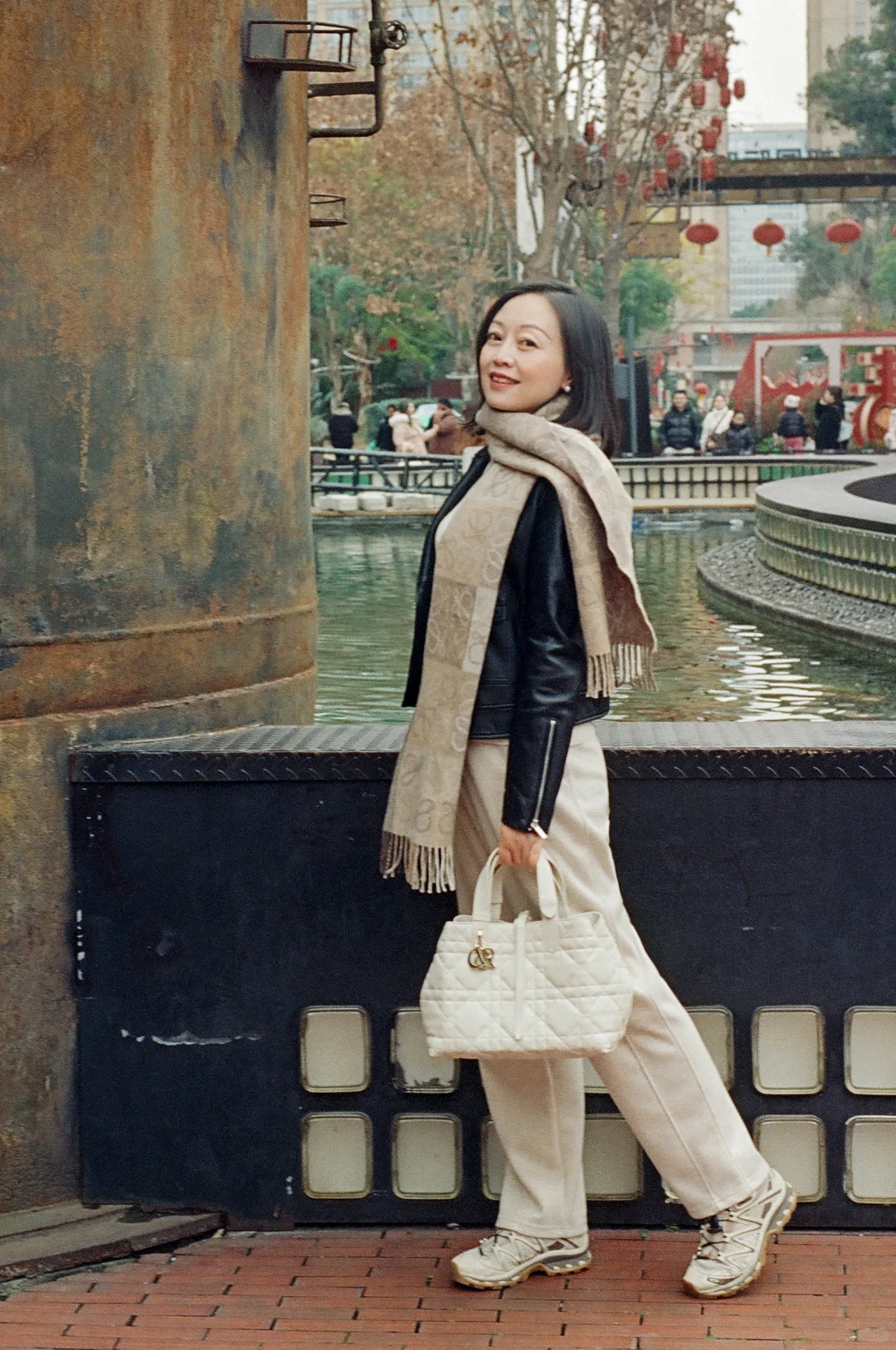 50岁的胶片浪漫：岁月从不败美人，只让她更