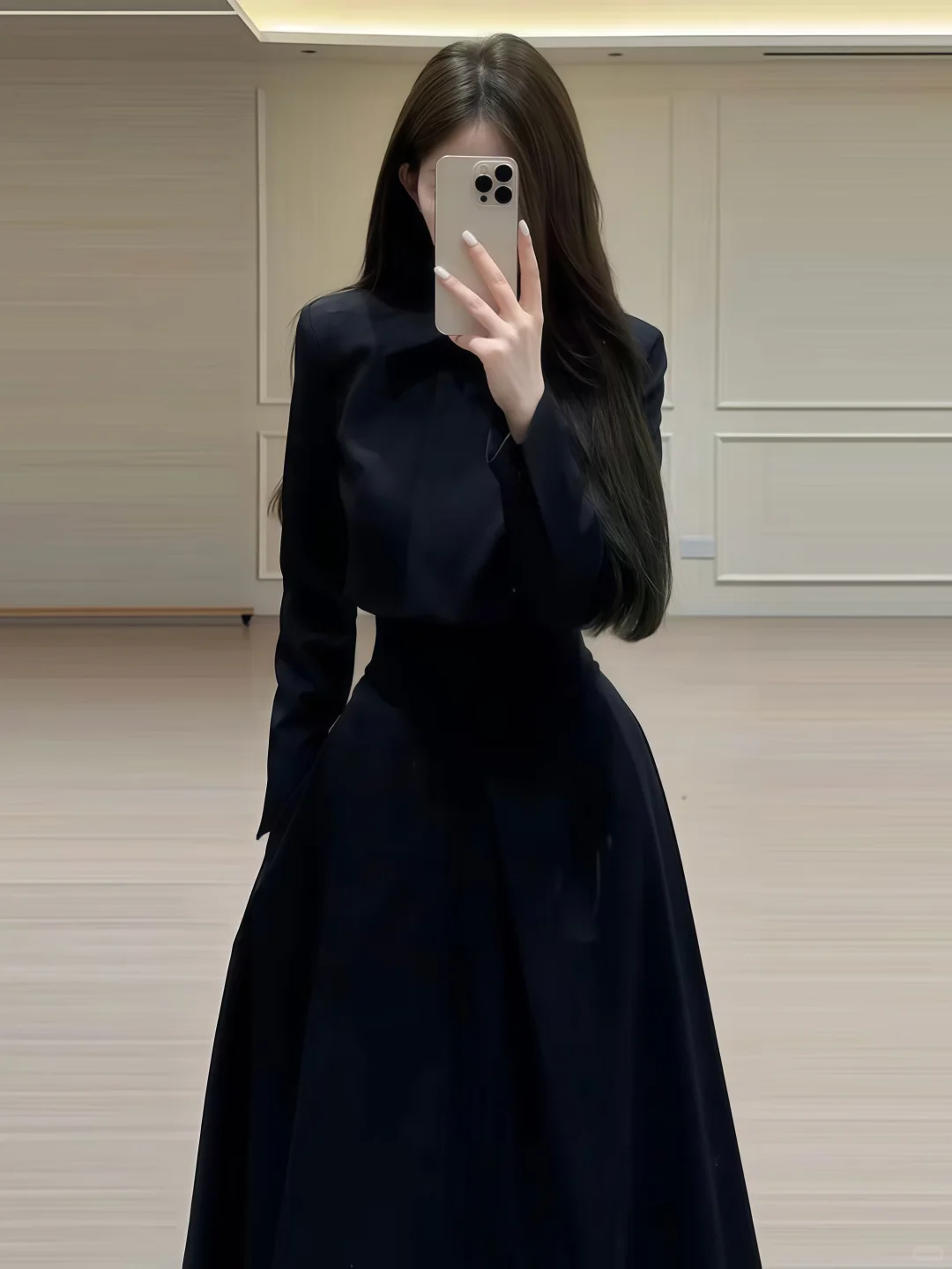 😎牛了！黑长裙打造极致优雅女神范！