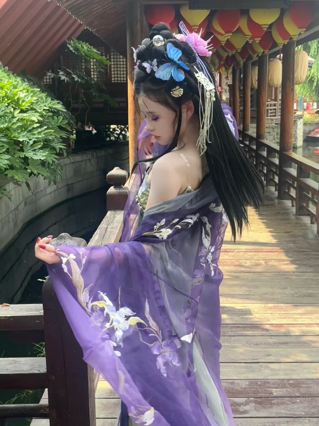 “那妖常扮做美丽的女子，最擅长蛊惑人心”