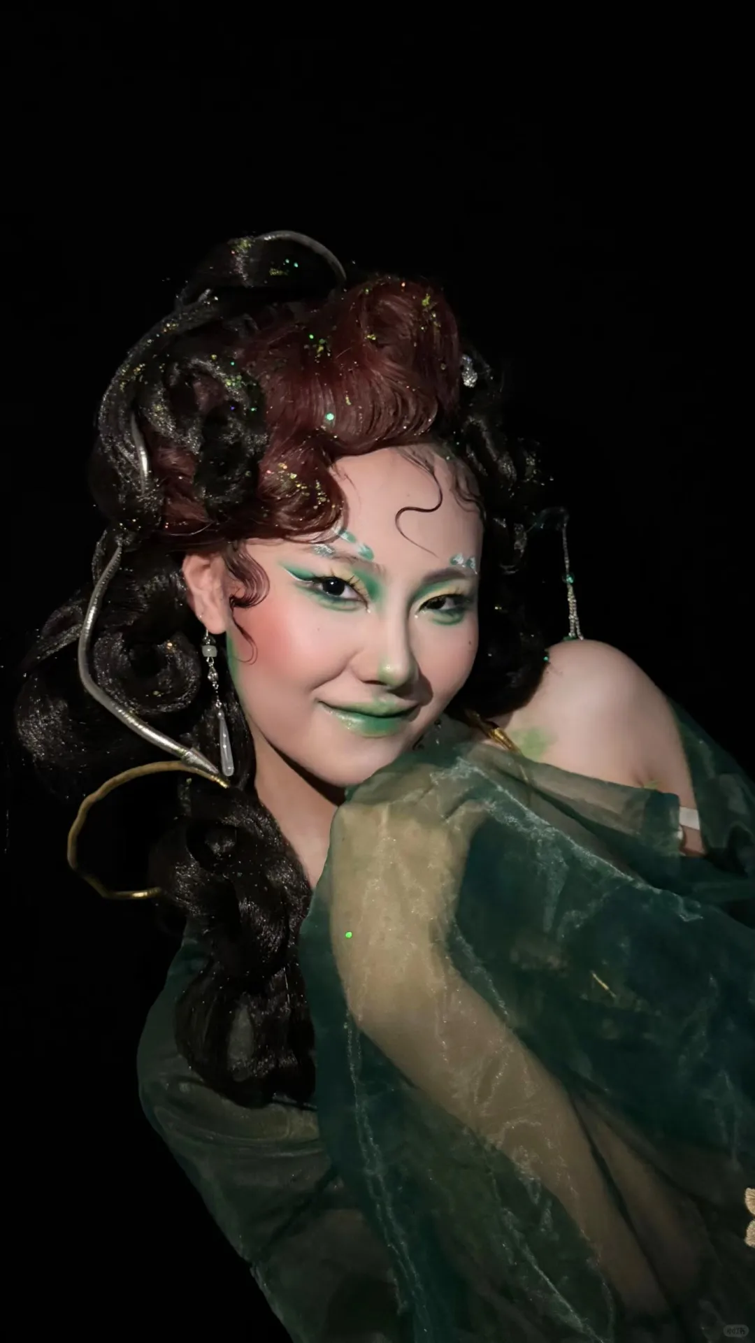 青蛇🐍一抹妖艳在颊间😈🌿