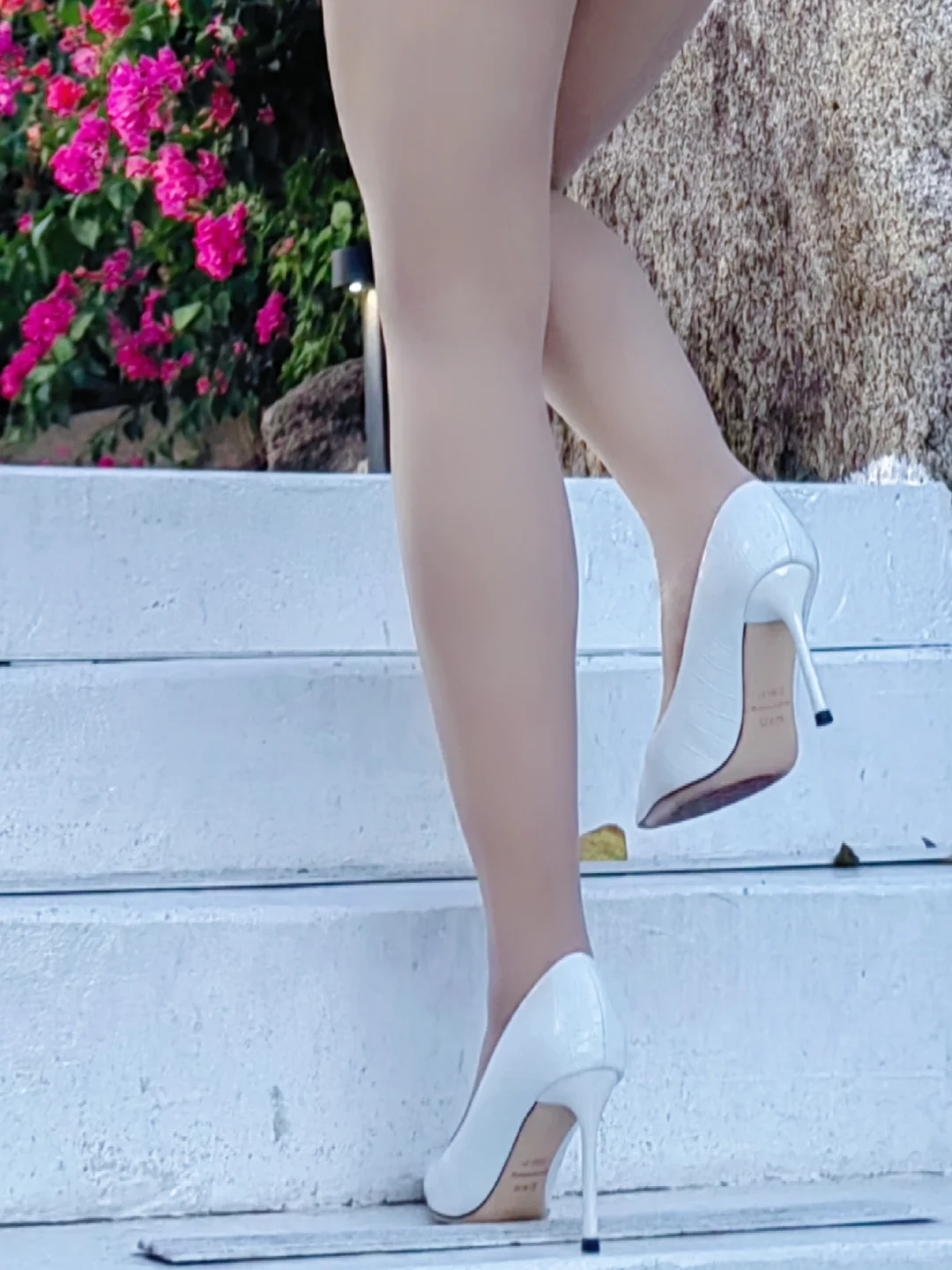 宠粉 ·安排 | 白裙是中年妇女的装纯神器