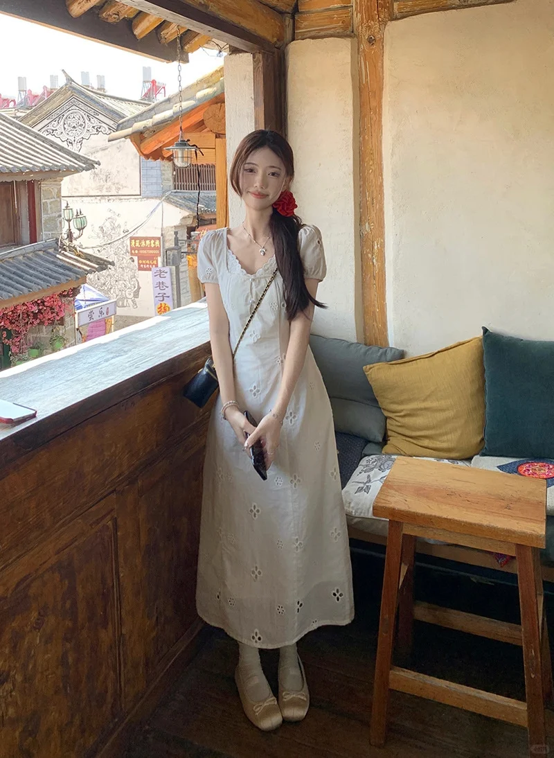 淡颜少女春夏纯欲法式气质连衣裙修身复古镂