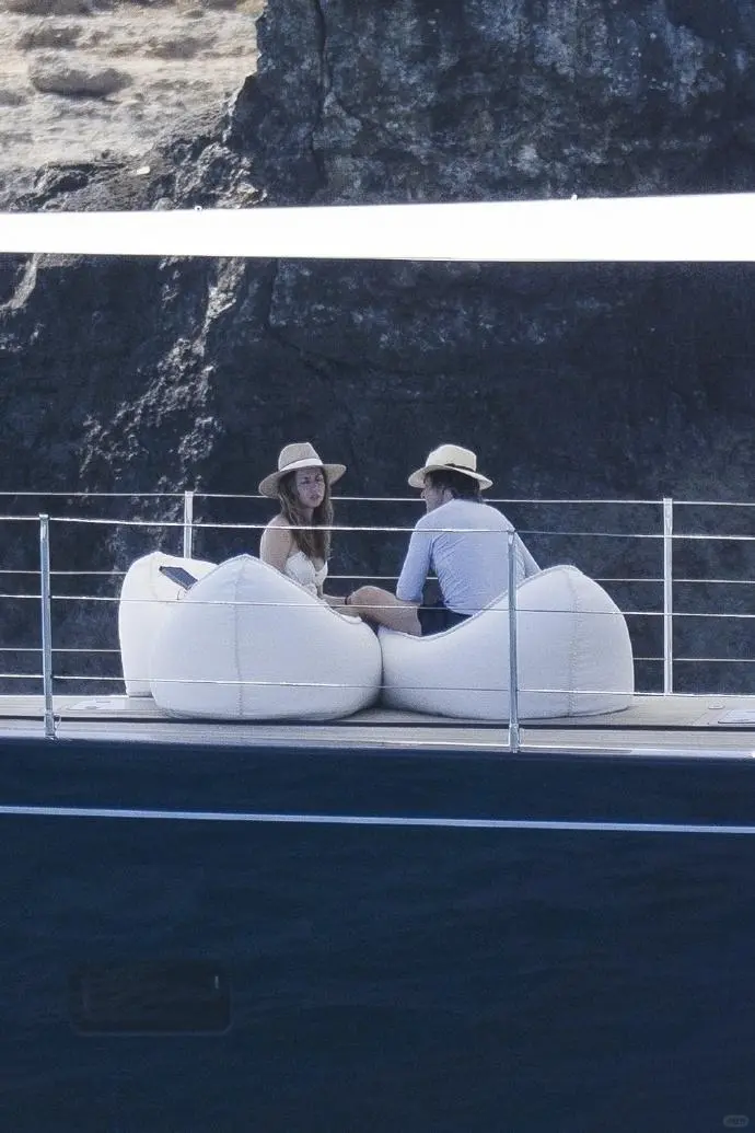 63岁阿汤哥恋爱啦！新女友36 岁安娜美爆啦