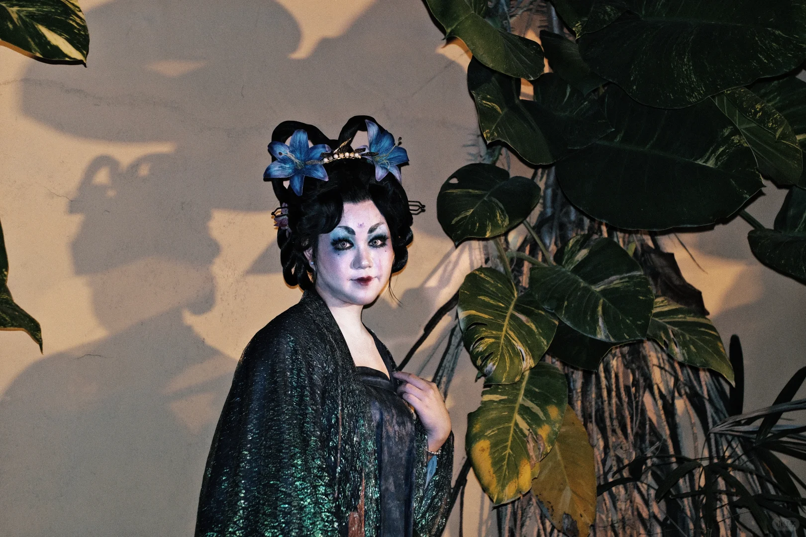 唐制混搭｜泛光的鳞片上，盛开出妖艳的花