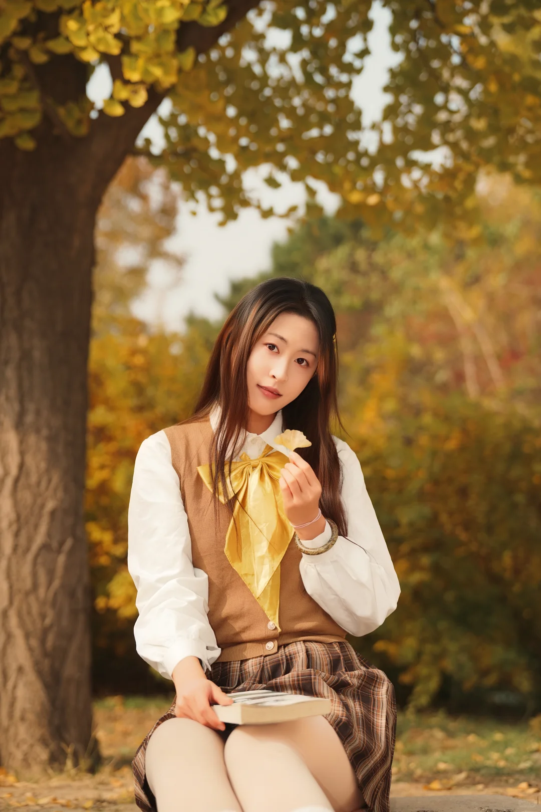 秋日JK少女与银杏的浪漫邂逅