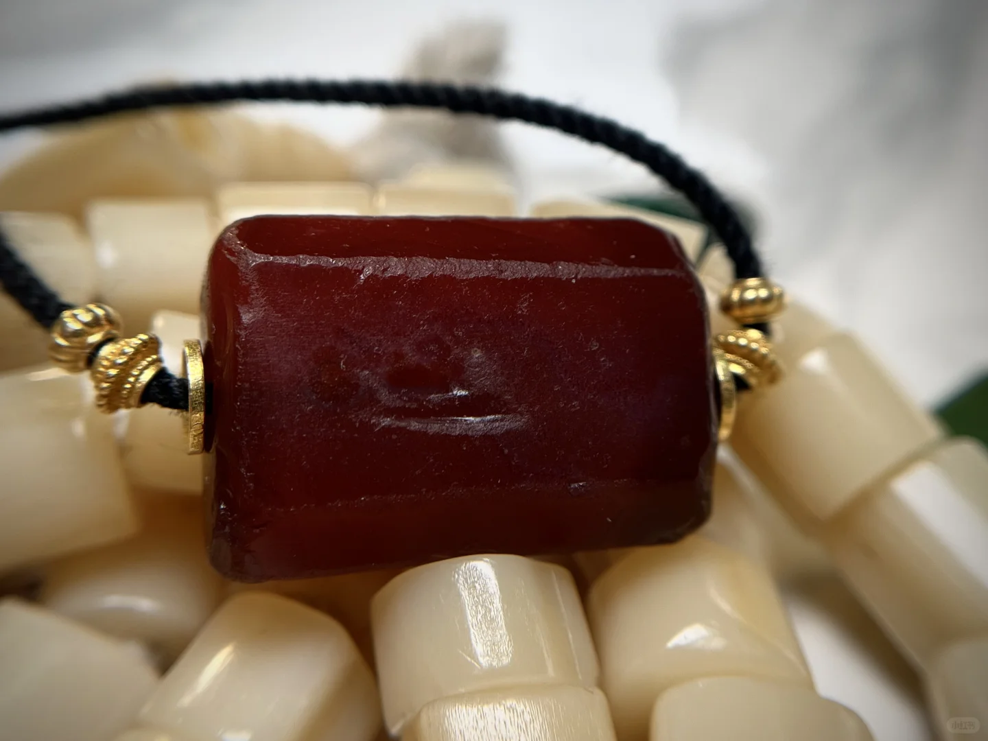 有些妖艳儿千年玛瑙