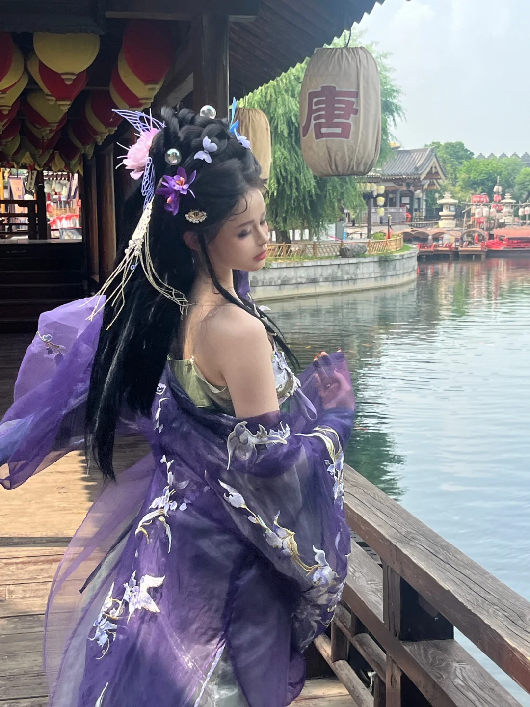 “那妖常扮做美丽的女子，最擅长蛊惑人心”