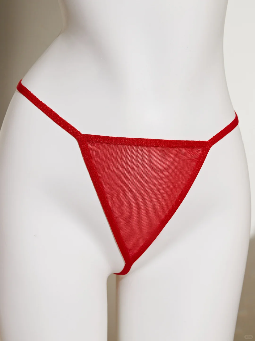 红裙可真是风情万种啊🔥