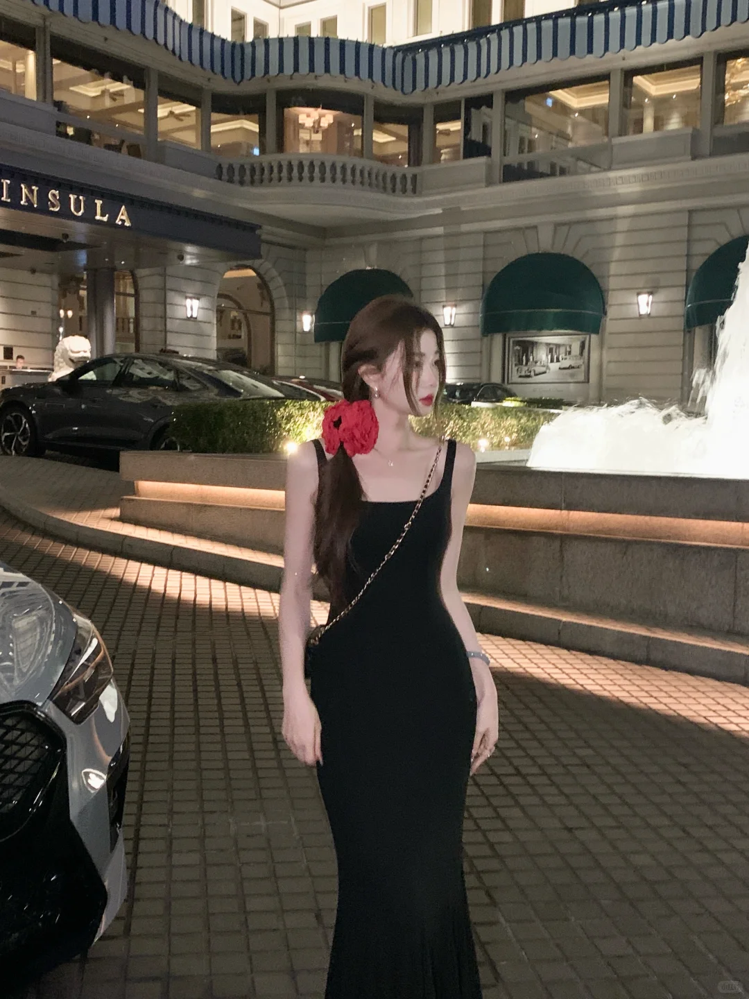 啊啊啊！！！这条露背连衣裙 回头率好高啊！！！