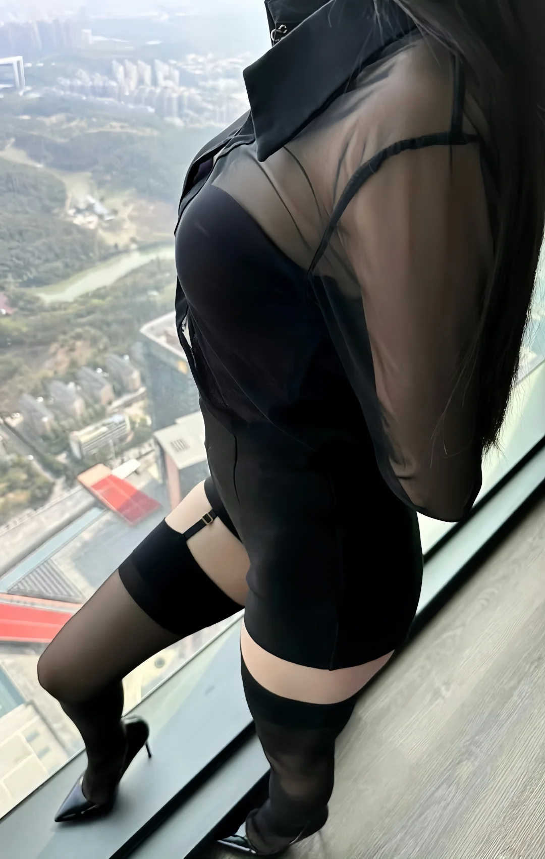 女明星感站姿拍照巨显腿长🖤