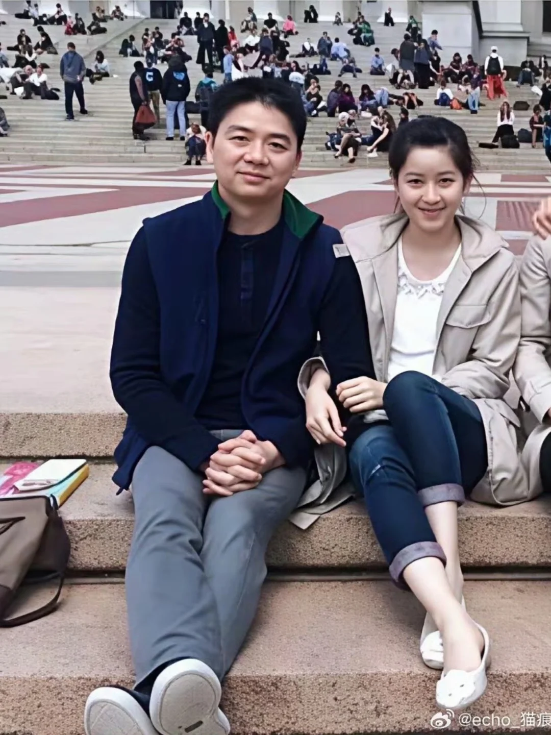  章泽天旧照星星眼，今成女王绝！