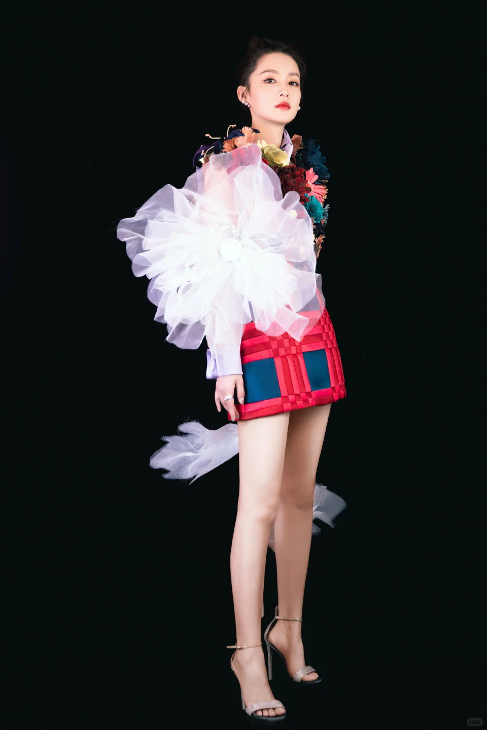 李沁 腰如细枝 腿如白瓷