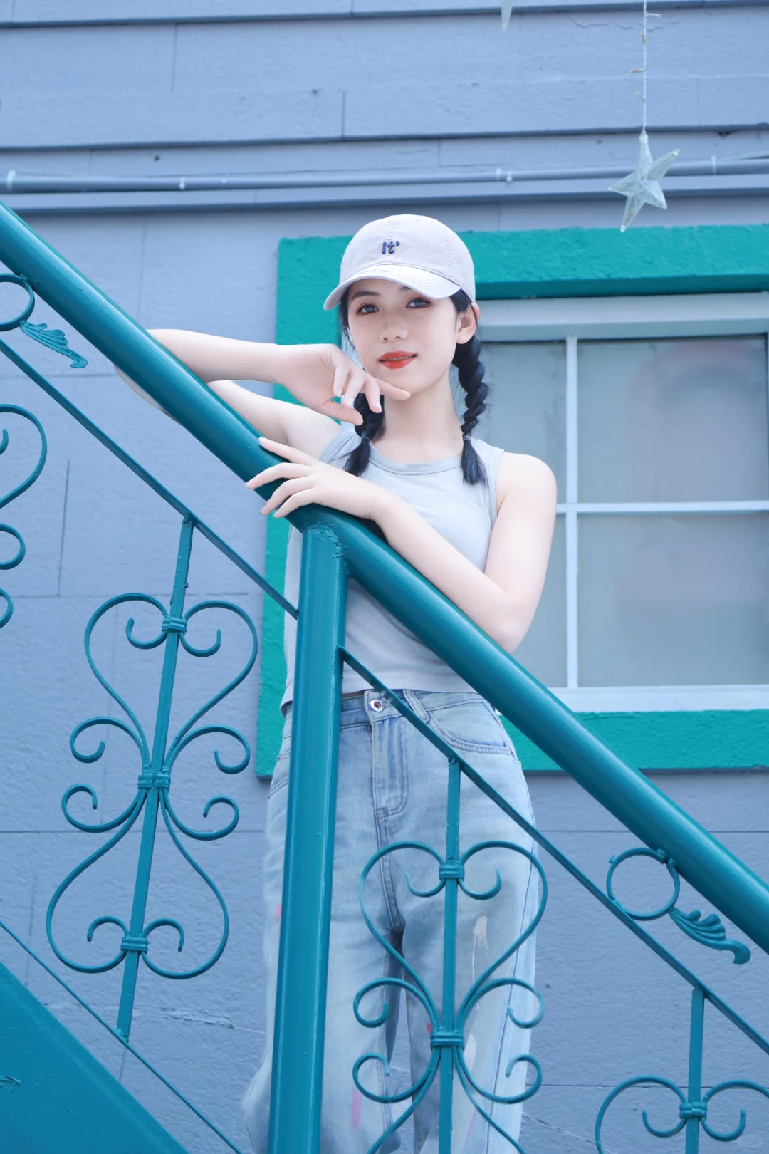 酷酷少女，拍照出发！