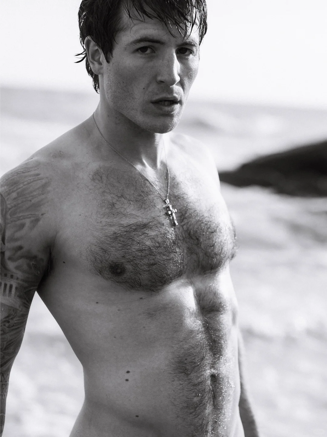 基隆·摩尔 出了本40p的写真集🥵