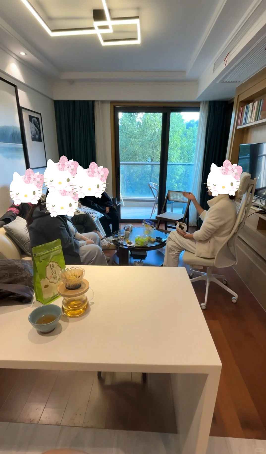 这一次 我们女孩子在一起跳舞绘画聊聊彼此