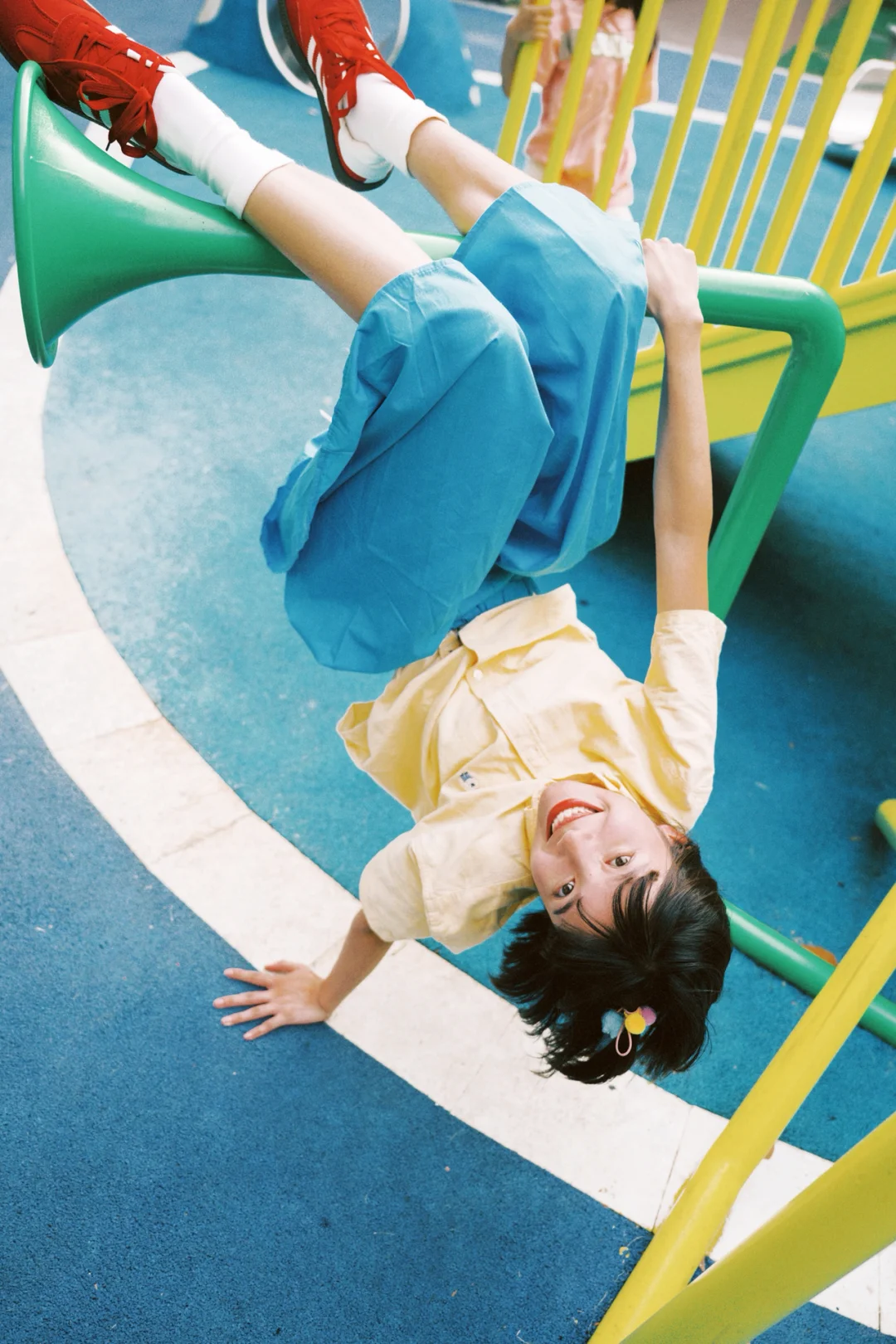 我们不过是装成大人的小孩