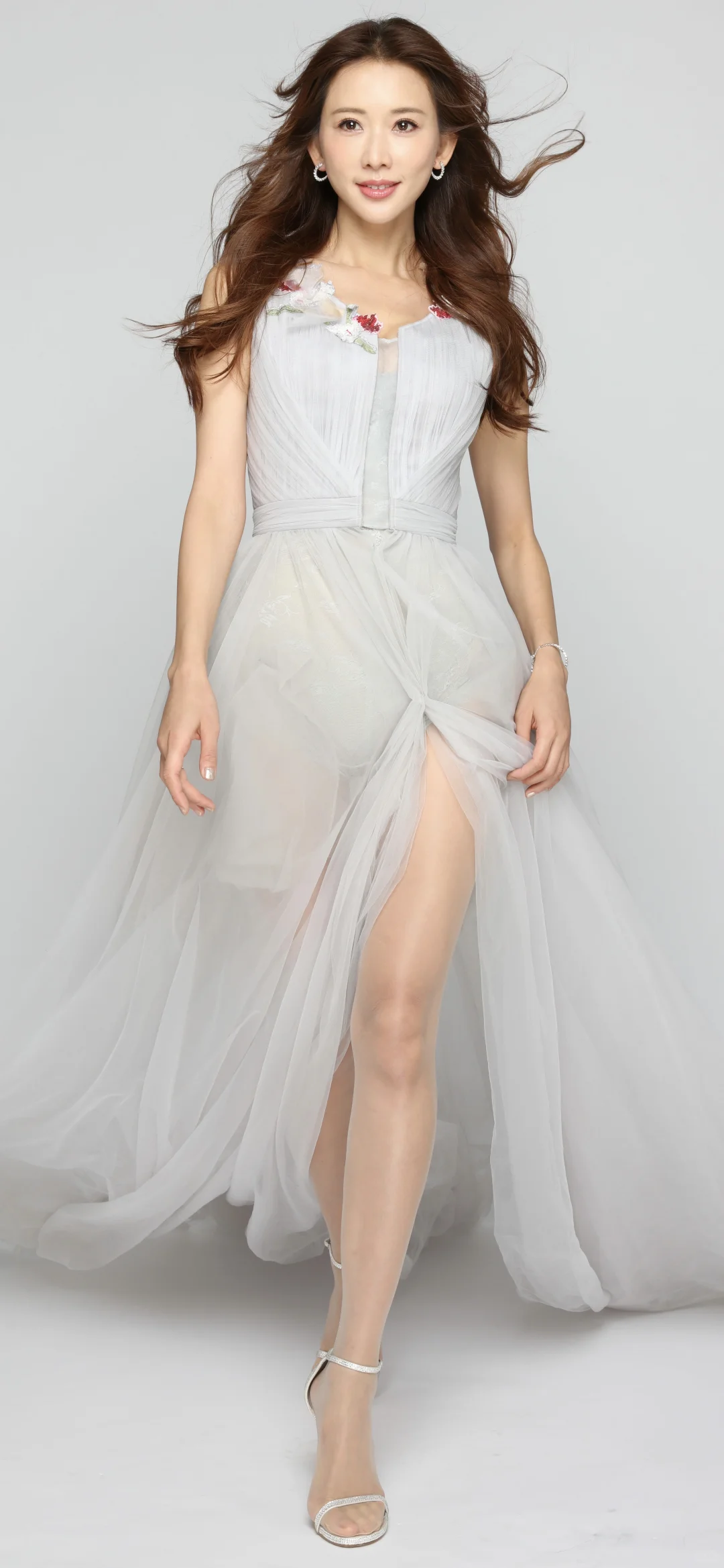 林志玲写真 大长腿溢出屏幕 美的