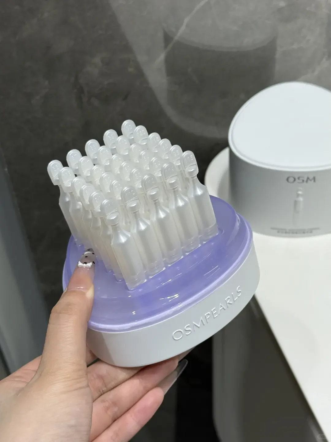 女大学生靠这玩意美白上岸了。。。