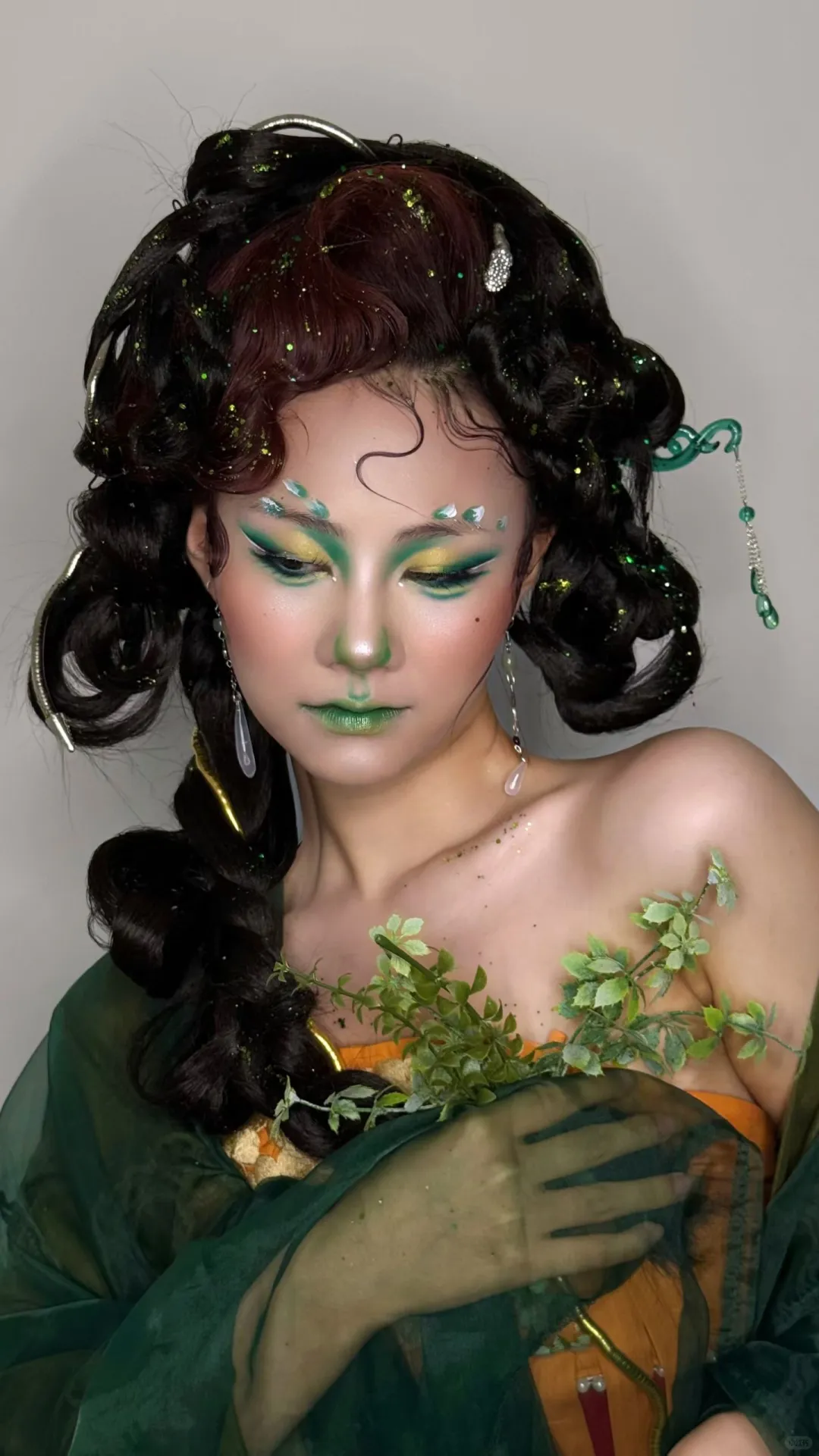 青蛇🐍一抹妖艳在颊间😈🌿