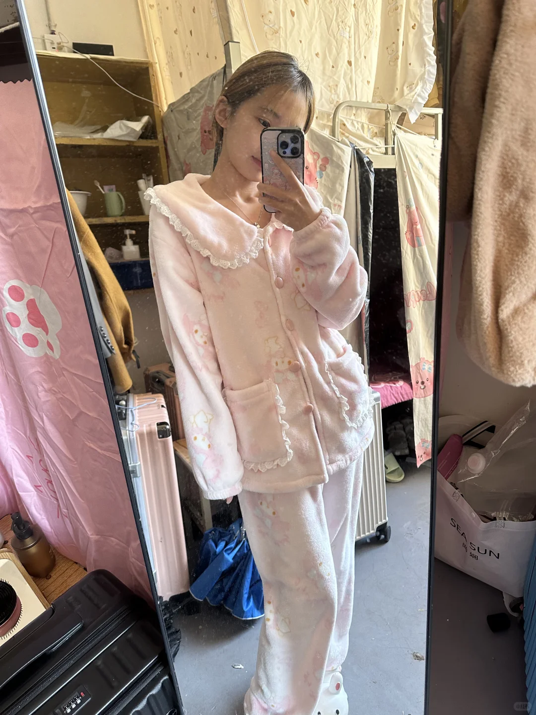 这套睡衣好舒服粉粉嫩嫩的