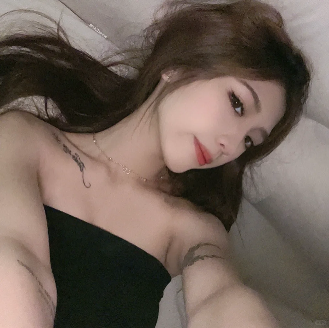 妩媚动人，尽显女人味。