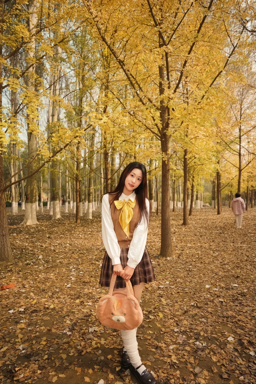 秋日JK少女与银杏的浪漫邂逅