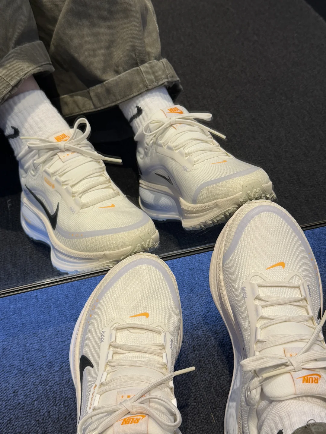 Nike Vomero 18 GTX 女款：雨天跑步日常出街