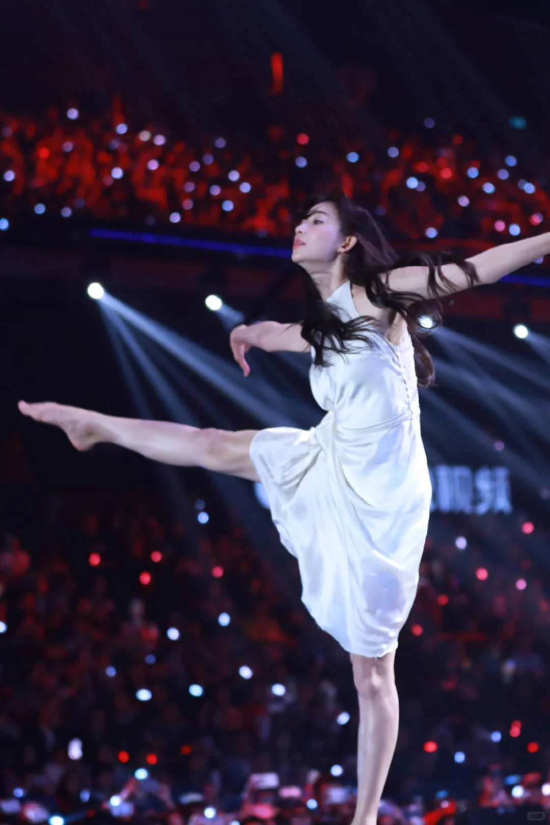 林志玲无处安放的大长腿，性感火辣人间尤物