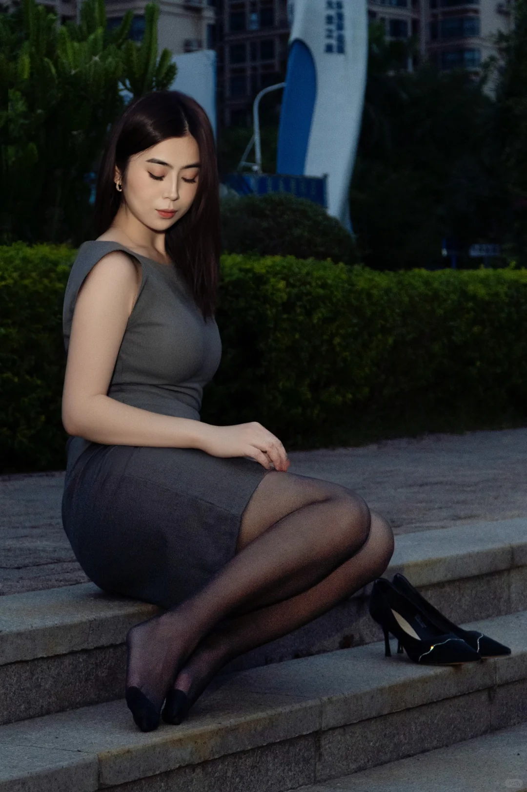 OL通勤短裙就得穿丝袜｜通勤穿搭OOTD