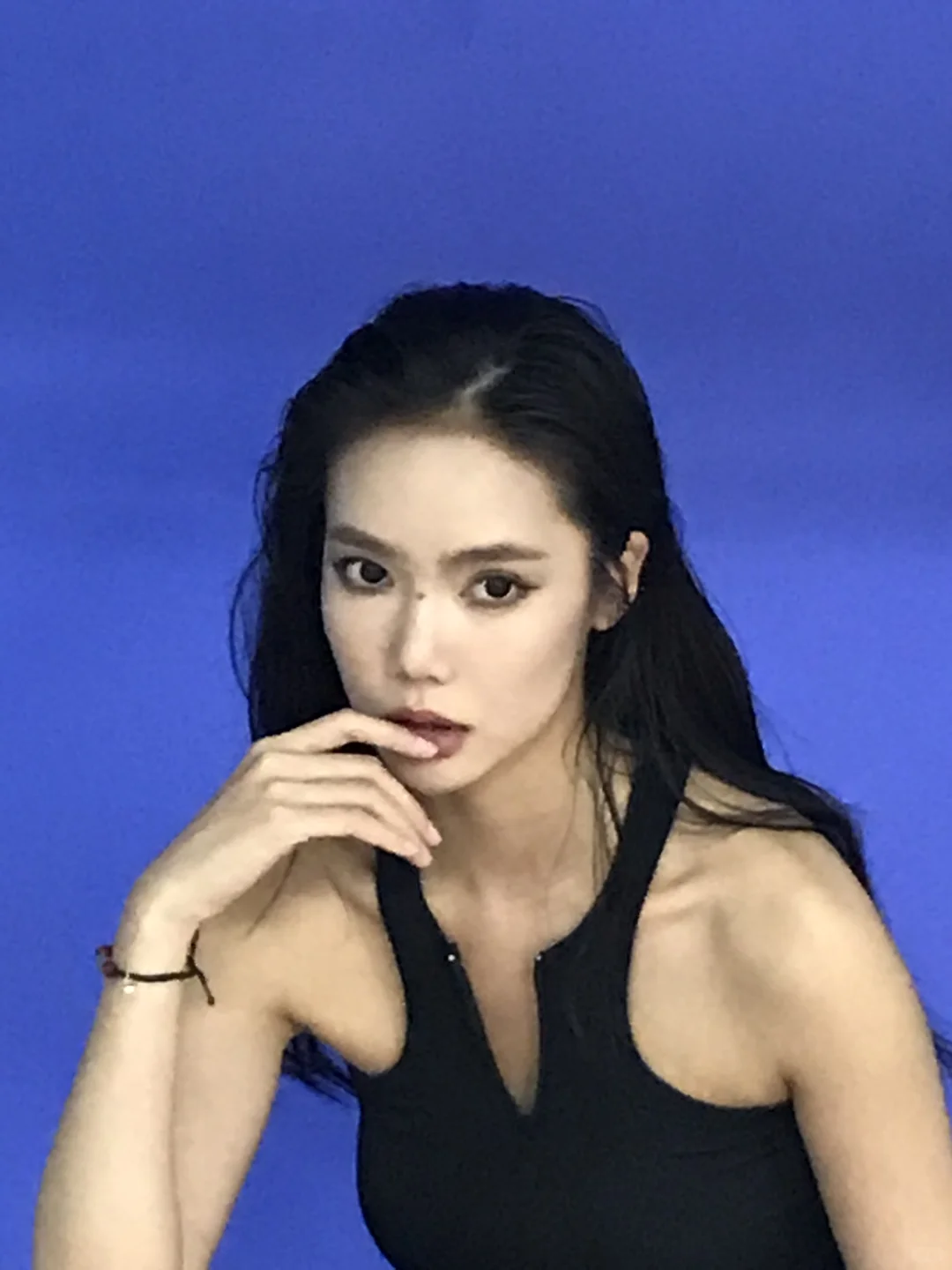 这模特化完妆怎么长得像…完全是大眼版的..