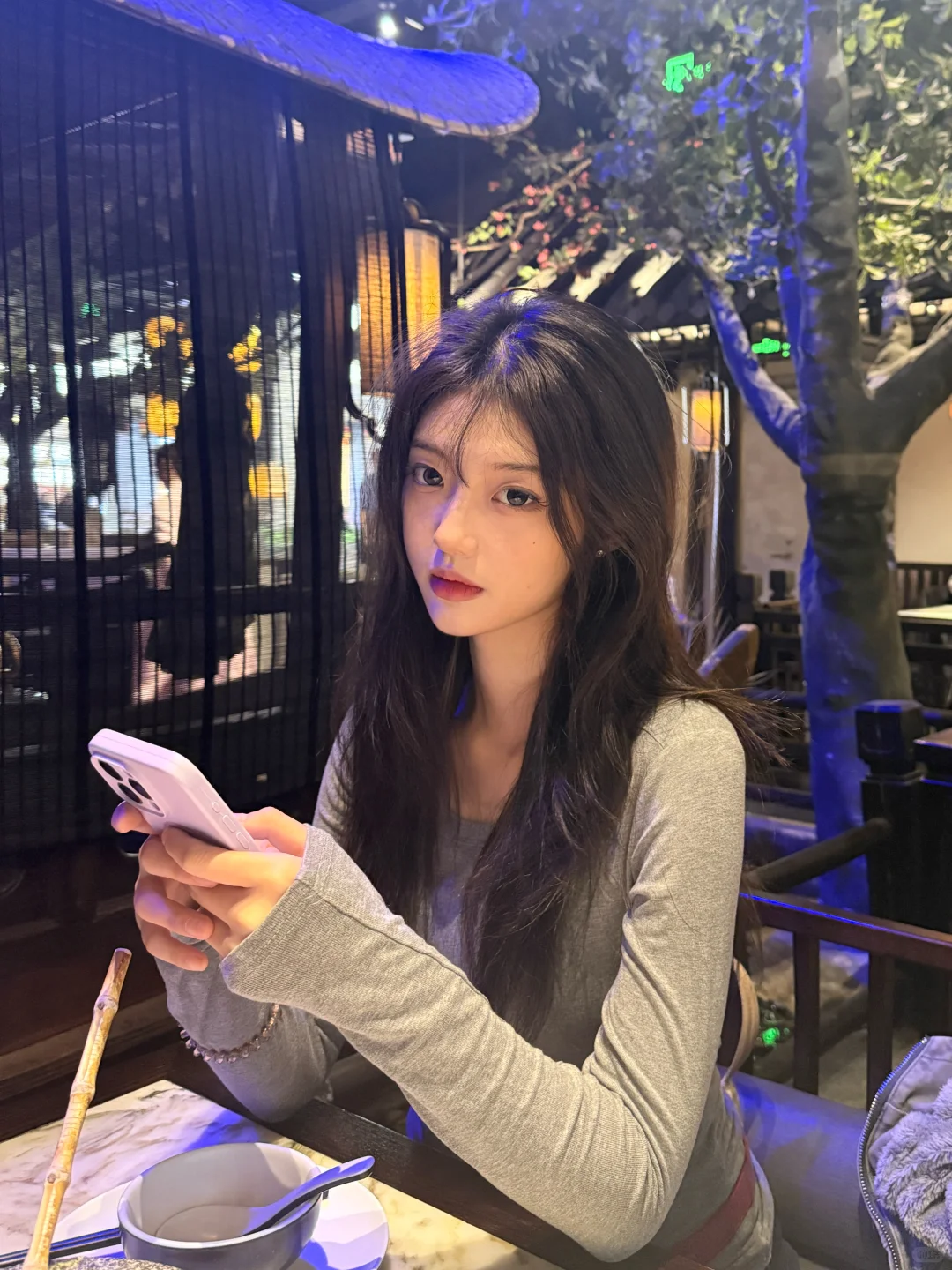 偷拍课上自我介绍的女同学