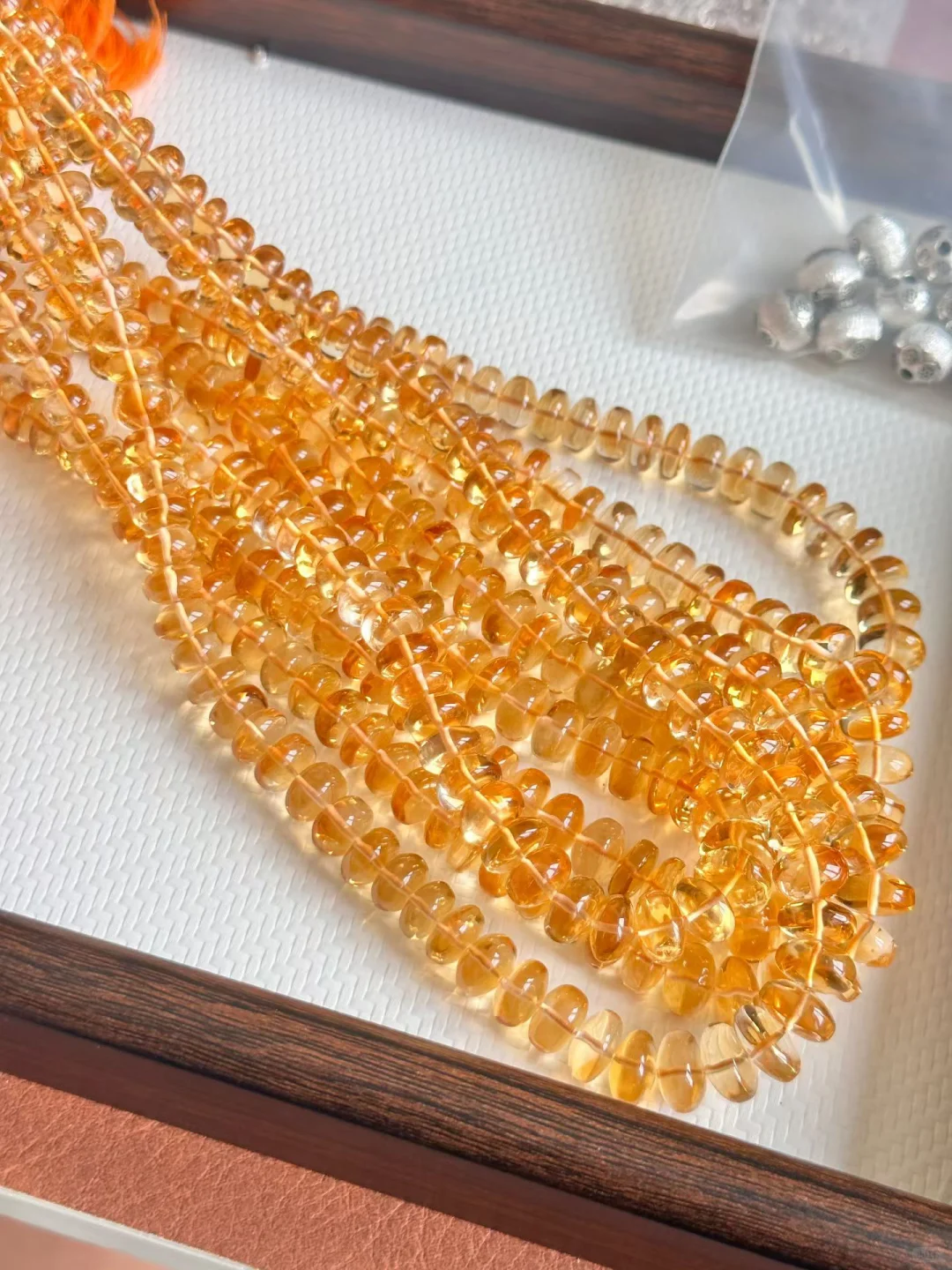 板娘精选之黄泡泡