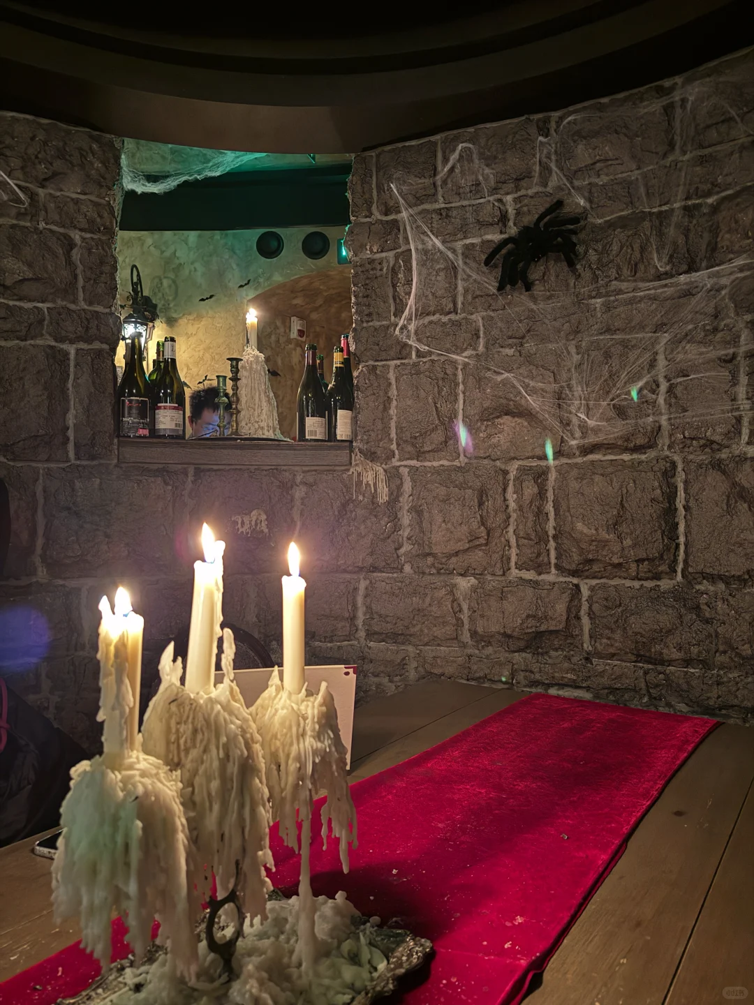 武汉女大生日在哪出片？爵士+葡萄酒微醺