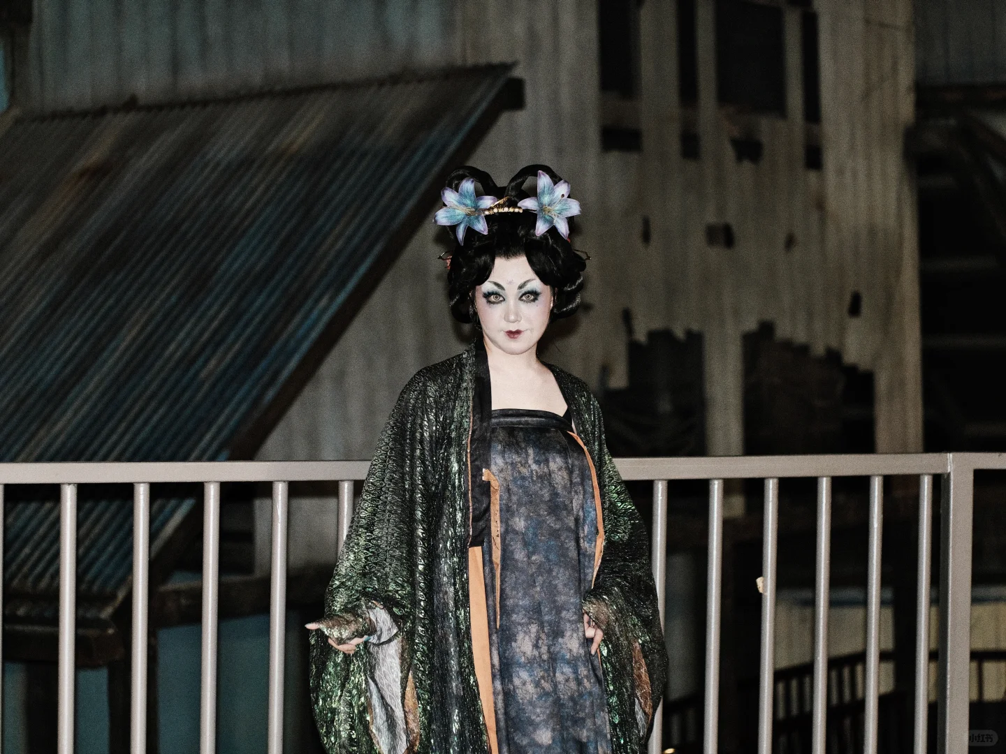 唐制混搭｜泛光的鳞片上，盛开出妖艳的花