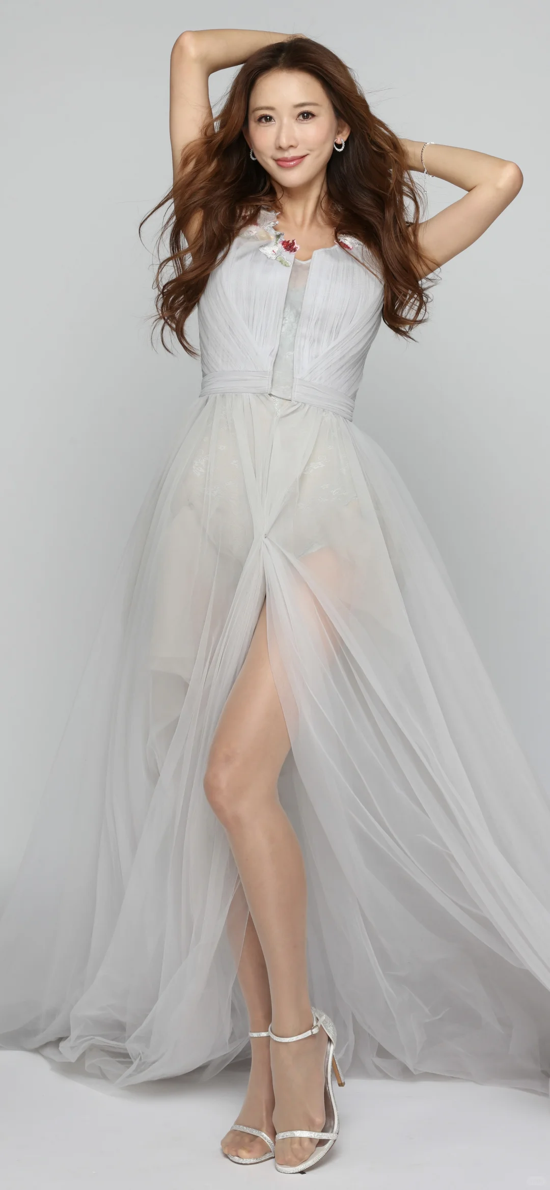 林志玲写真 大长腿溢出屏幕 美的