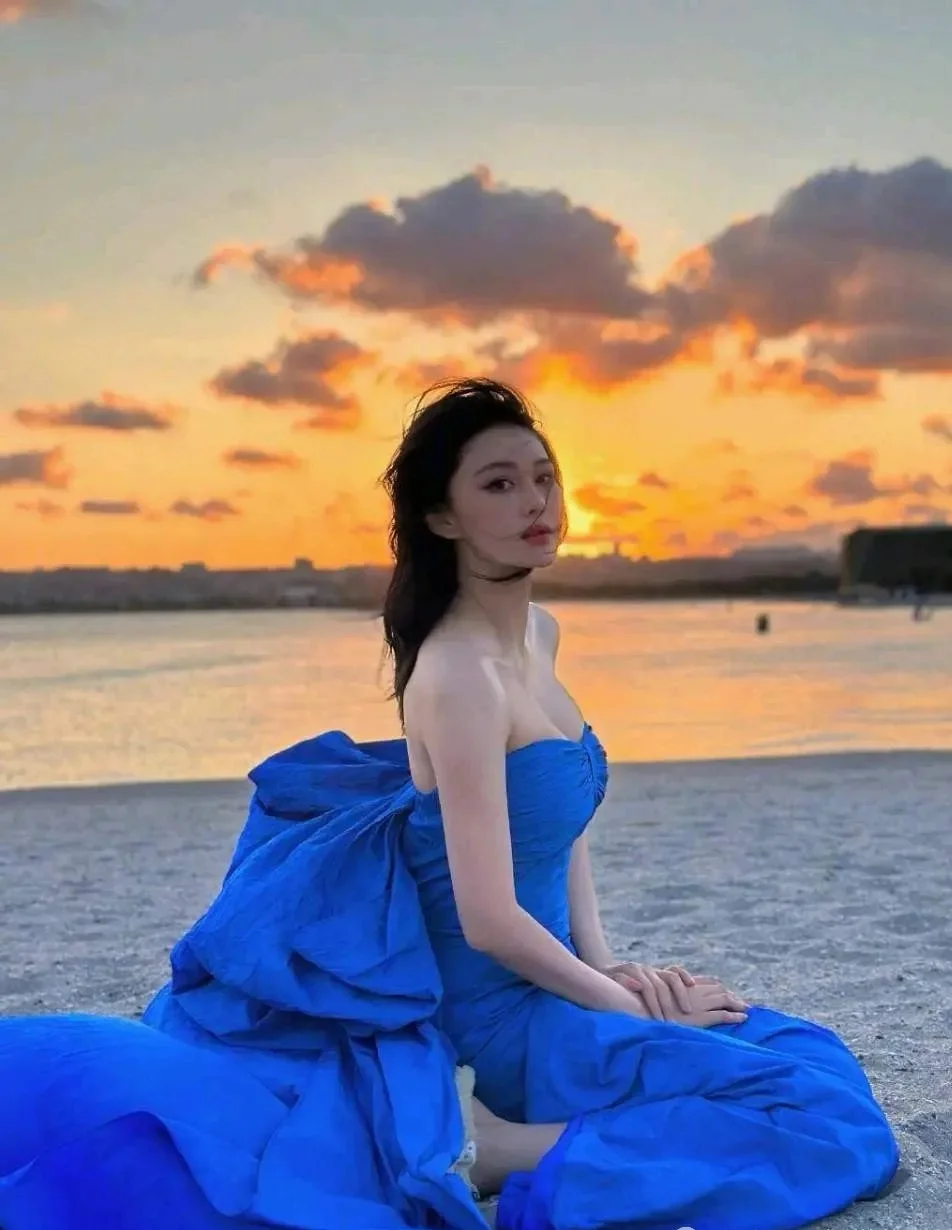 张馨予身材太有料了，极致妖艳诱惑！