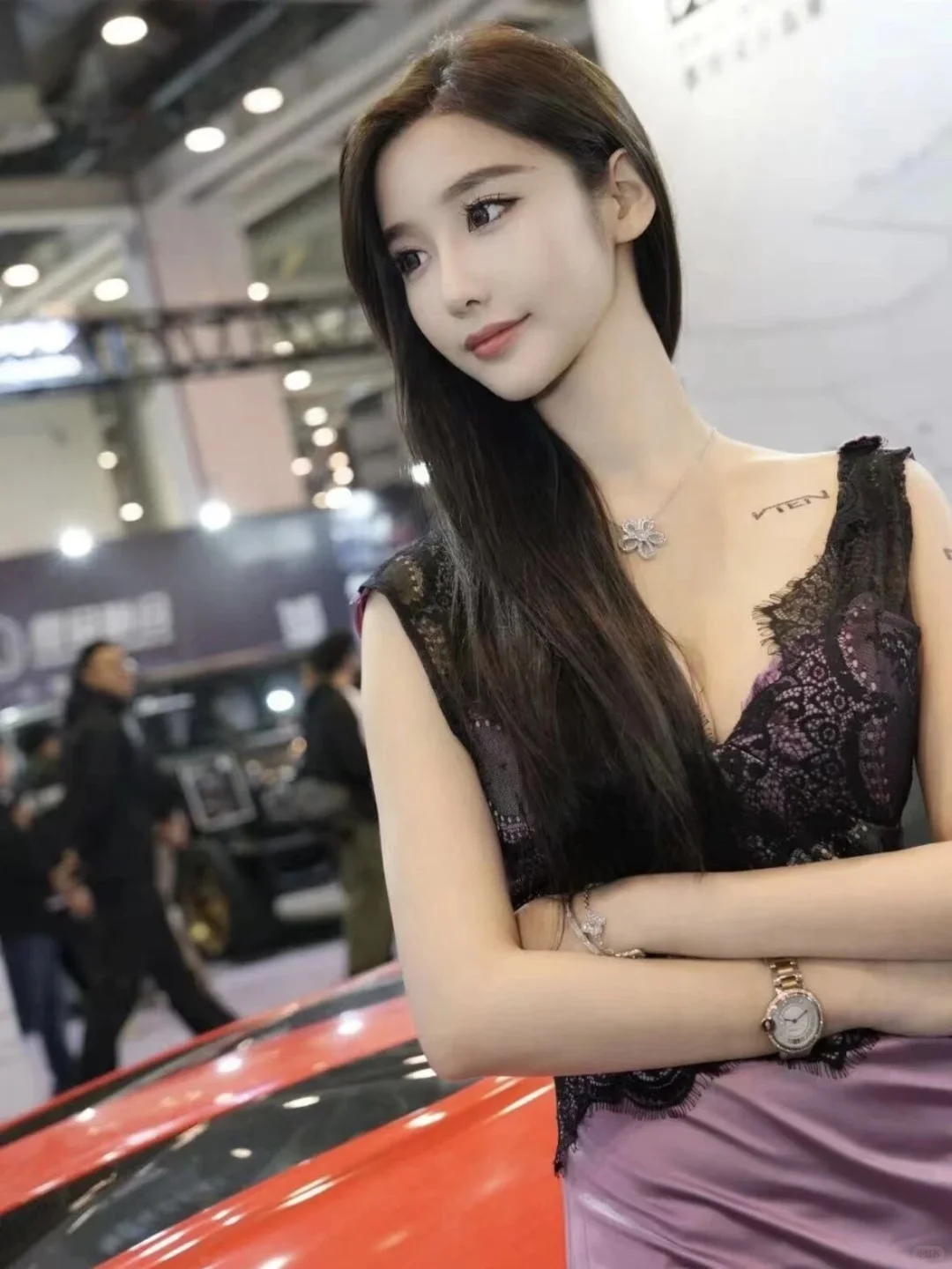 甜美✖️性感✖️纯欲｜网红车模天团驾到💕